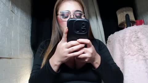 12inchsexyanacodats momentopname van live room op Chaturbate