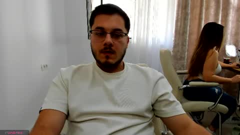 18te3ngirl Momentaufnahme des Live-Raums auf Chaturbate