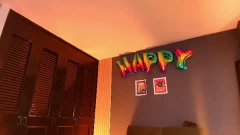 _amarella_ Momentaufnahme des Live-Raums auf Chaturbate