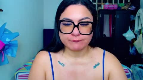 _curvy_mature_ captura de la sala en vivo en Chaturbate