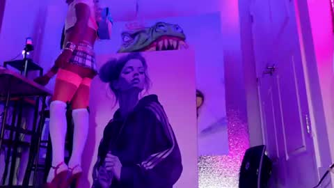 _glitterboxx_ Momentaufnahme des Live-Raums auf Chaturbate