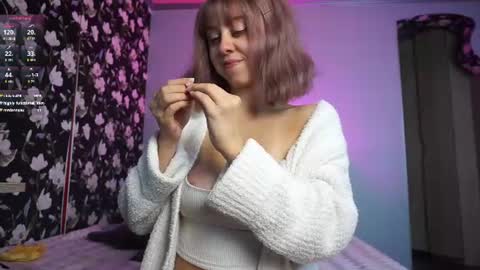 _lovely_mikh momentopname van live room op Chaturbate