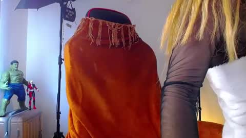 _luna10 Momentaufnahme des Live-Raums auf Chaturbate