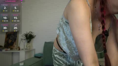 _miaex live room snapshot on Chaturbate
