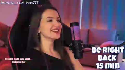 _red_hat_7 live room snapshot on Chaturbate