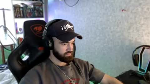 _serious_man live room snapshot on Chaturbate