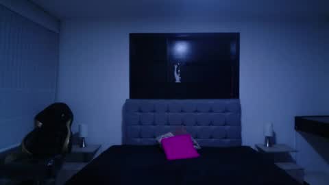 _sweet_lia_ live room snapshot on Chaturbate