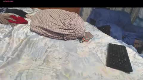 aamarillis снимок онлайн-комнаты на Chaturbate