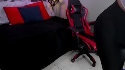 abby_bakers Momentaufnahme des Live-Raums auf Chaturbate