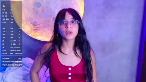 abril_collinz momentopname van live room op Chaturbate