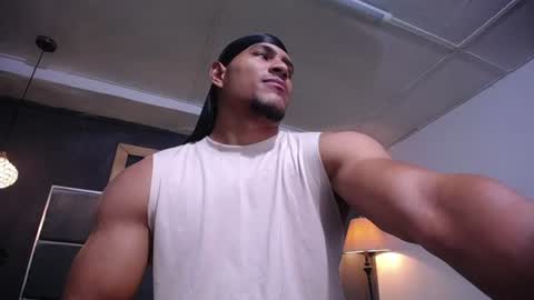 adam_fit19cm momentopname van live room op Chaturbate
