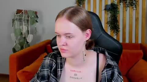 adarune Momentaufnahme des Live-Raums auf Chaturbate