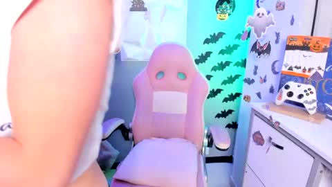 adelainebest captura de la sala en vivo en Chaturbate