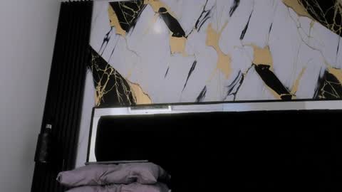 adrian_rouse Momentaufnahme des Live-Raums auf Chaturbate