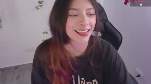 adrianna5_ Momentaufnahme des Live-Raums auf Chaturbate