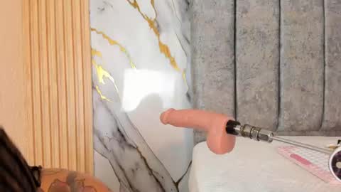 aihnoa_split18 captura de la sala en vivo en Chaturbate