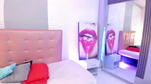 aileenkeys Momentaufnahme des Live-Raums auf Chaturbate