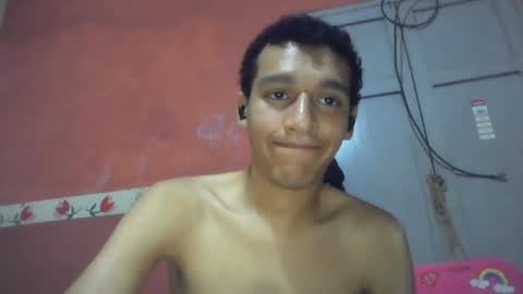 alejandroperdomo8481 momentopname van live room op Chaturbate