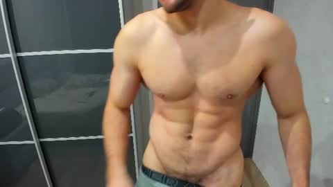 aleks_brown captura de la sala en vivo en Chaturbate