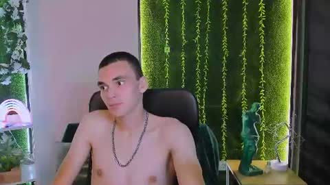 alex_mid1 Momentaufnahme des Live-Raums auf Chaturbate