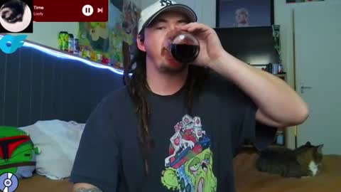 alexx1169 live room snapshot on Chaturbate