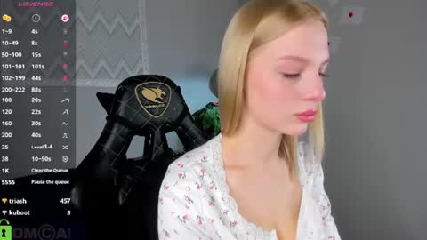alice_taylori live room snapshot on Chaturbate