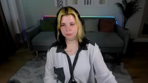 alicespencery live room snapshot on Chaturbate