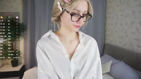 alicesternley captura da sala ao vivo na Chaturbate