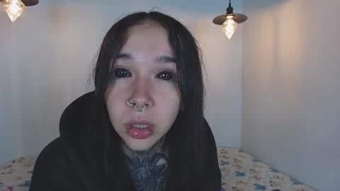 alien_eyes09 momentopname van live room op Chaturbate