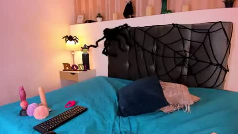 alix_cross captura da sala ao vivo na Chaturbate