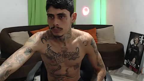 alpha_zom momentopname van live room op Chaturbate