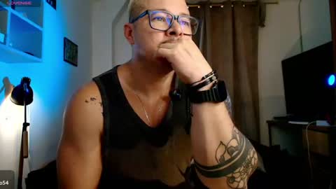 alton_mason momentopname van live room op Chaturbate