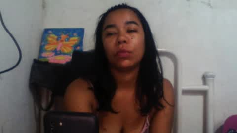 aly826805 live room snapshot on Chaturbate