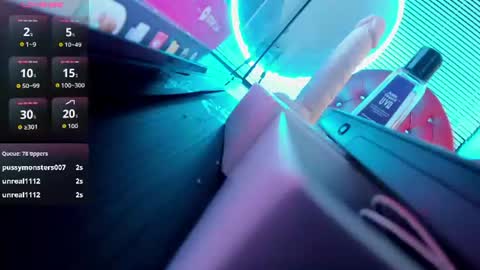 amarantha_milk2 live room snapshot on Chaturbate