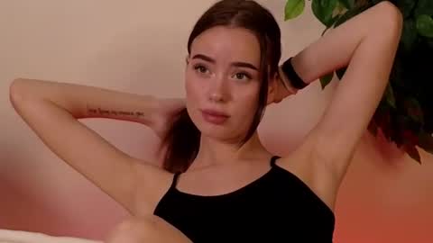 amely_nikolesse Momentaufnahme des Live-Raums auf Chaturbate