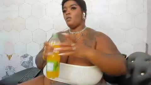 anaa_fuentess captura de la sala en vivo en Chaturbate