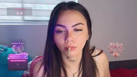 andra_rosse captura da sala ao vivo na Chaturbate