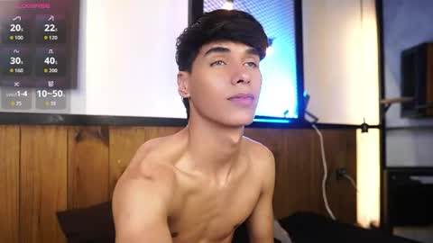 andrewortix Momentaufnahme des Live-Raums auf Chaturbate