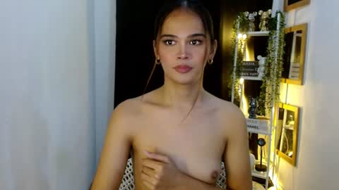 angel_indiguise live room snapshot on Chaturbate