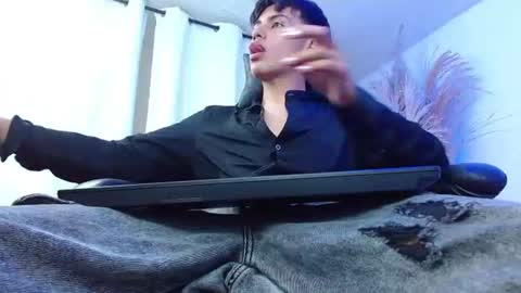 angelocum18 captura de la sala en vivo en Chaturbate