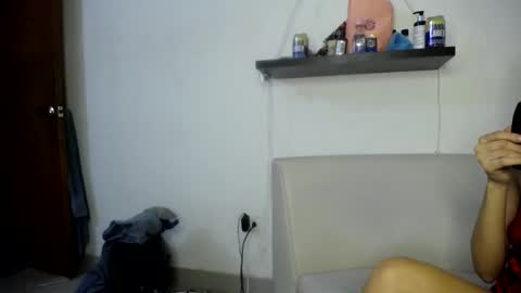 angyzlove снимок онлайн-комнаты на Chaturbate