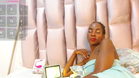 annycampbell_ momentopname van live room op Chaturbate