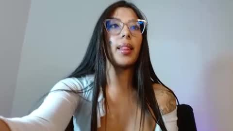 antonela_wish Momentaufnahme des Live-Raums auf Chaturbate