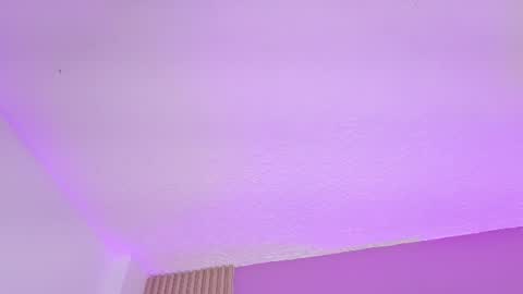 antonella_collings live room snapshot on Chaturbate