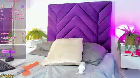 aprilberri live room snapshot on Chaturbate