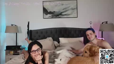 ari_lovexo captura da sala ao vivo na Chaturbate