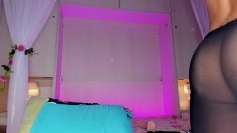 ariannavega_ captura da sala ao vivo na Chaturbate