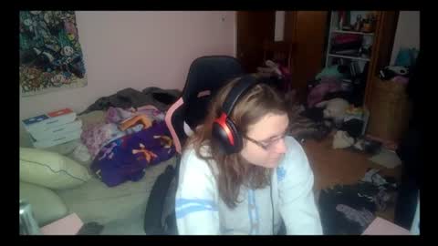 ariathebrat снимок онлайн-комнаты на Chaturbate
