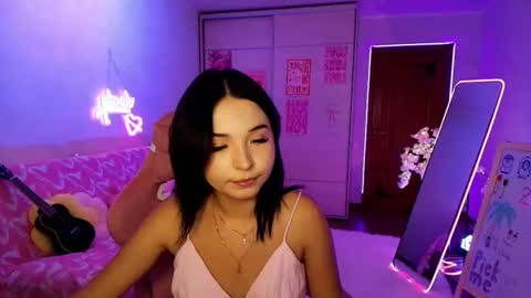 ariela_futreni066 live room snapshot on Chaturbate