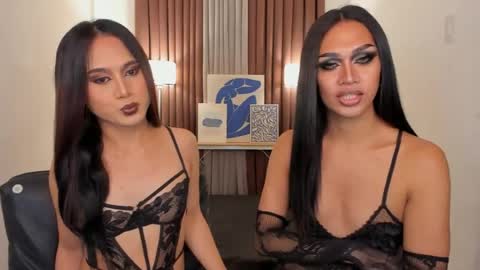 ariellaarid captura de la sala en vivo en Chaturbate
